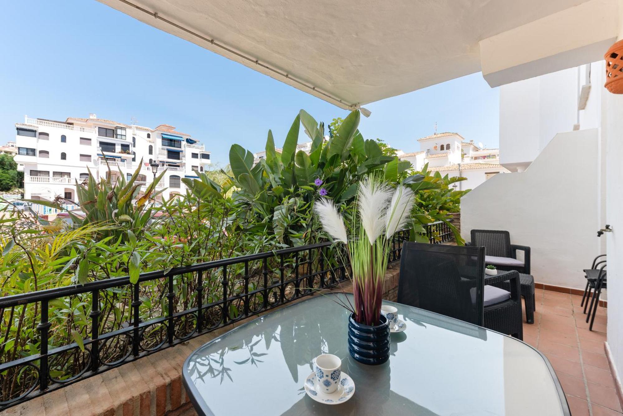 Beach Apartment In La Duquesa Marina Кастильо-де-Сабинильяс Экстерьер фото
